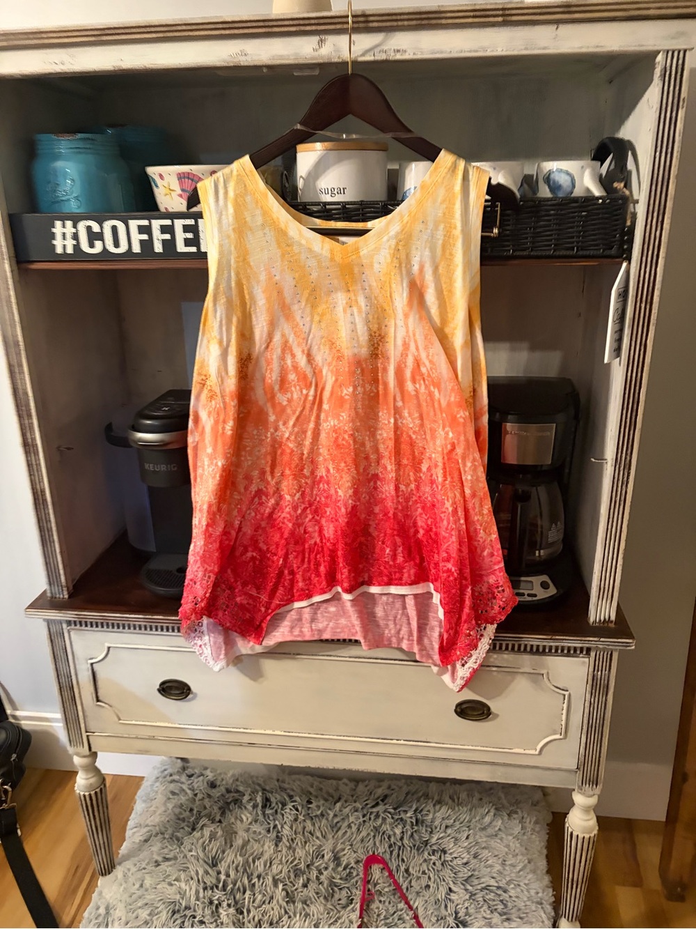 Time and Tru Multicolor Gradient Sleeveless Tank in Yellow-Orange-Red